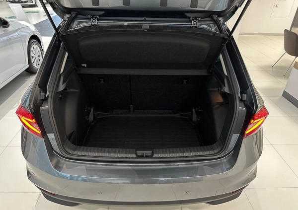 Skoda Fabia cena 97050 przebieg: 4, rok produkcji 2024 z Zawichost małe 121